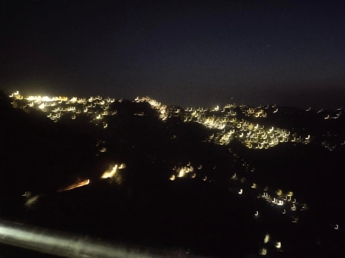 Dhanlaxmi Apartments Shimla Exteriör bild